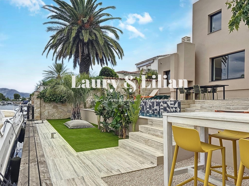 Excepcional villa con amarre de 14 m y canal largo . - foto 40