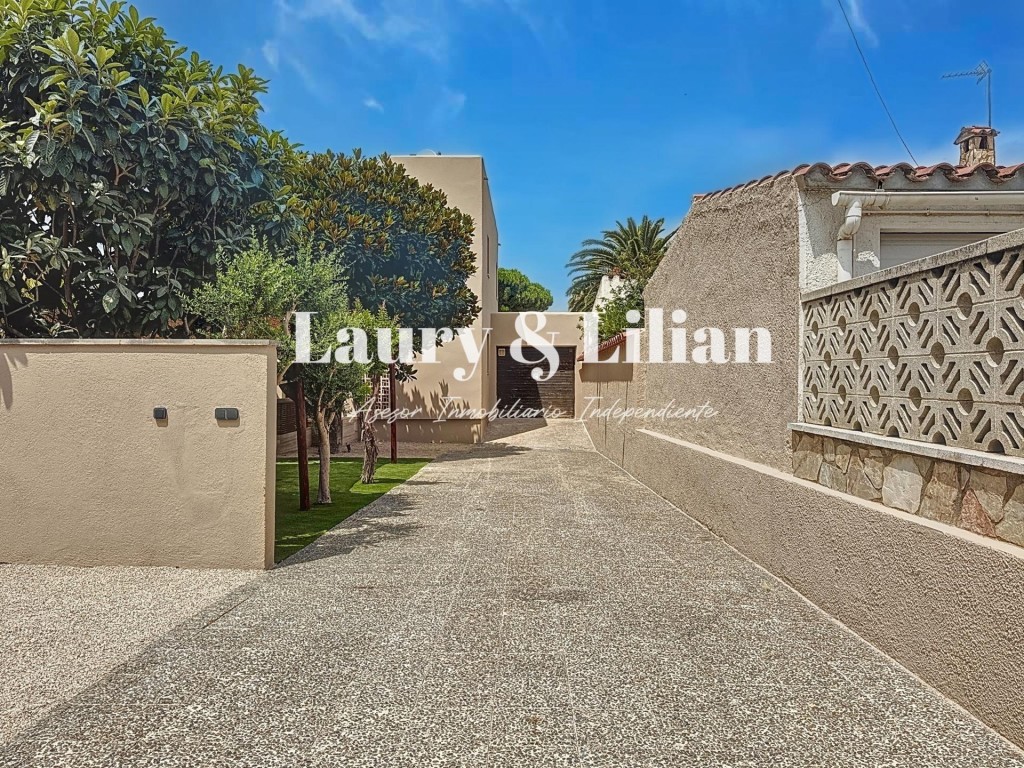 Excepcional villa con amarre de 14 m y canal largo . - foto 45