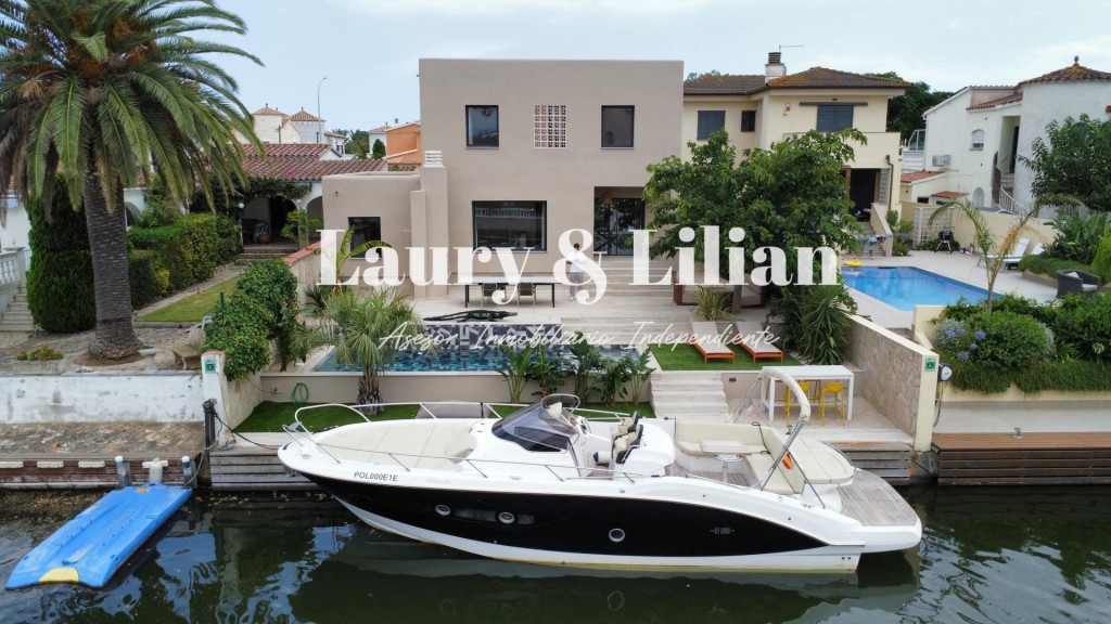 Excepcional villa con amarre de 14 m y canal largo . - foto 7