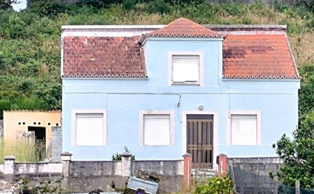 Casa para restaurar con huerta cerca de la playa de As Furna