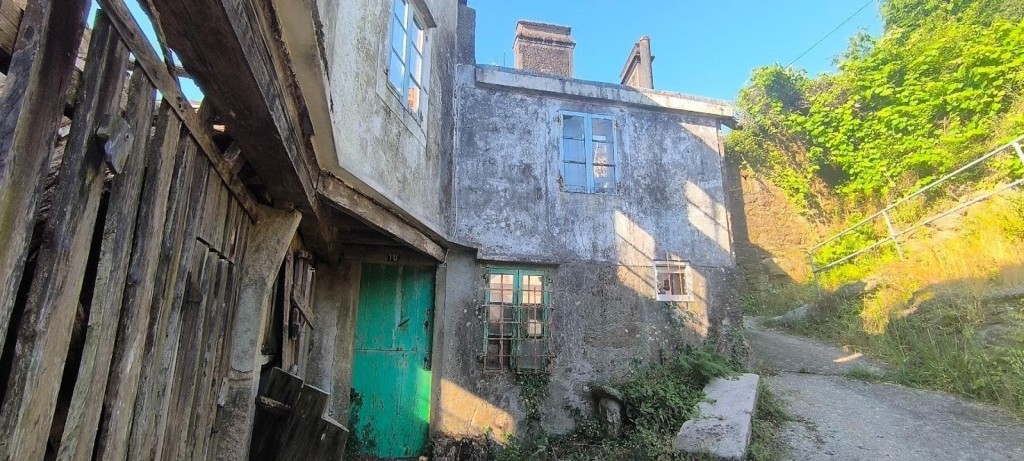 Casa de piedra con potencial a precio increíble - foto 4