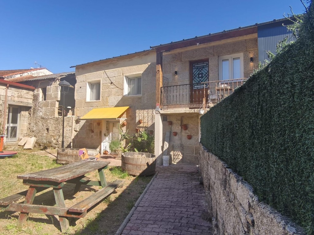 Casa de piedra con piscina y encanto en O Carballiño - foto 2
