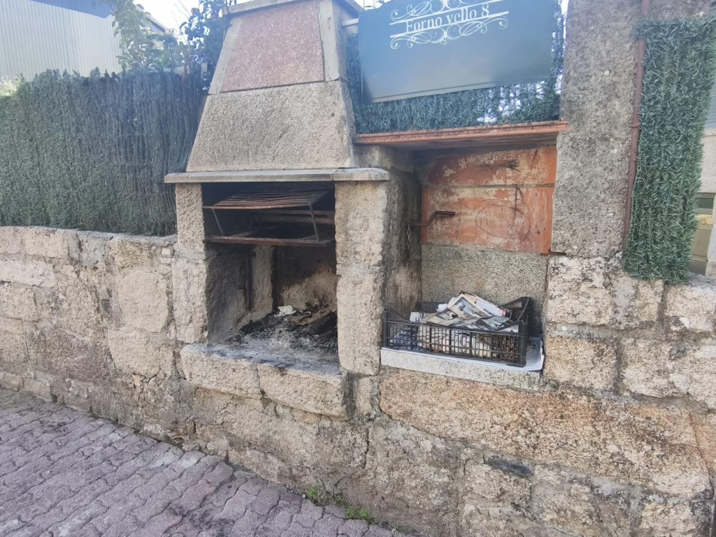 Casa de piedra con piscina y encanto en O Carballiño - foto 4