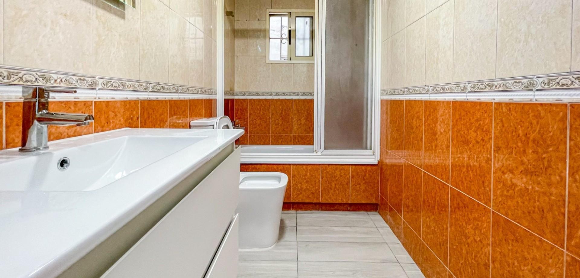 Apartamento 2 habitaciones 68m² en venta - Estacion de autob - foto 12