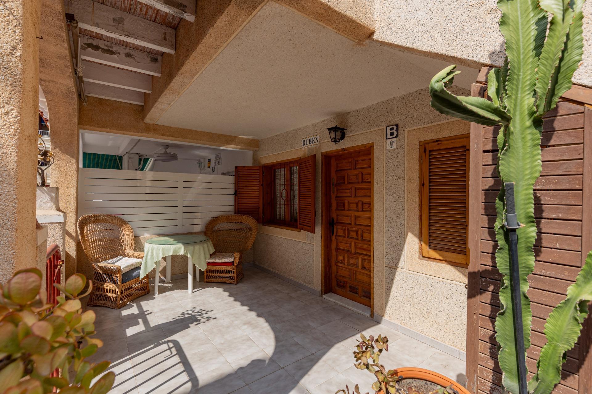 ¡Tu hogar junto al mar! Planta baja con terraza de 15 m2 en  - foto 2