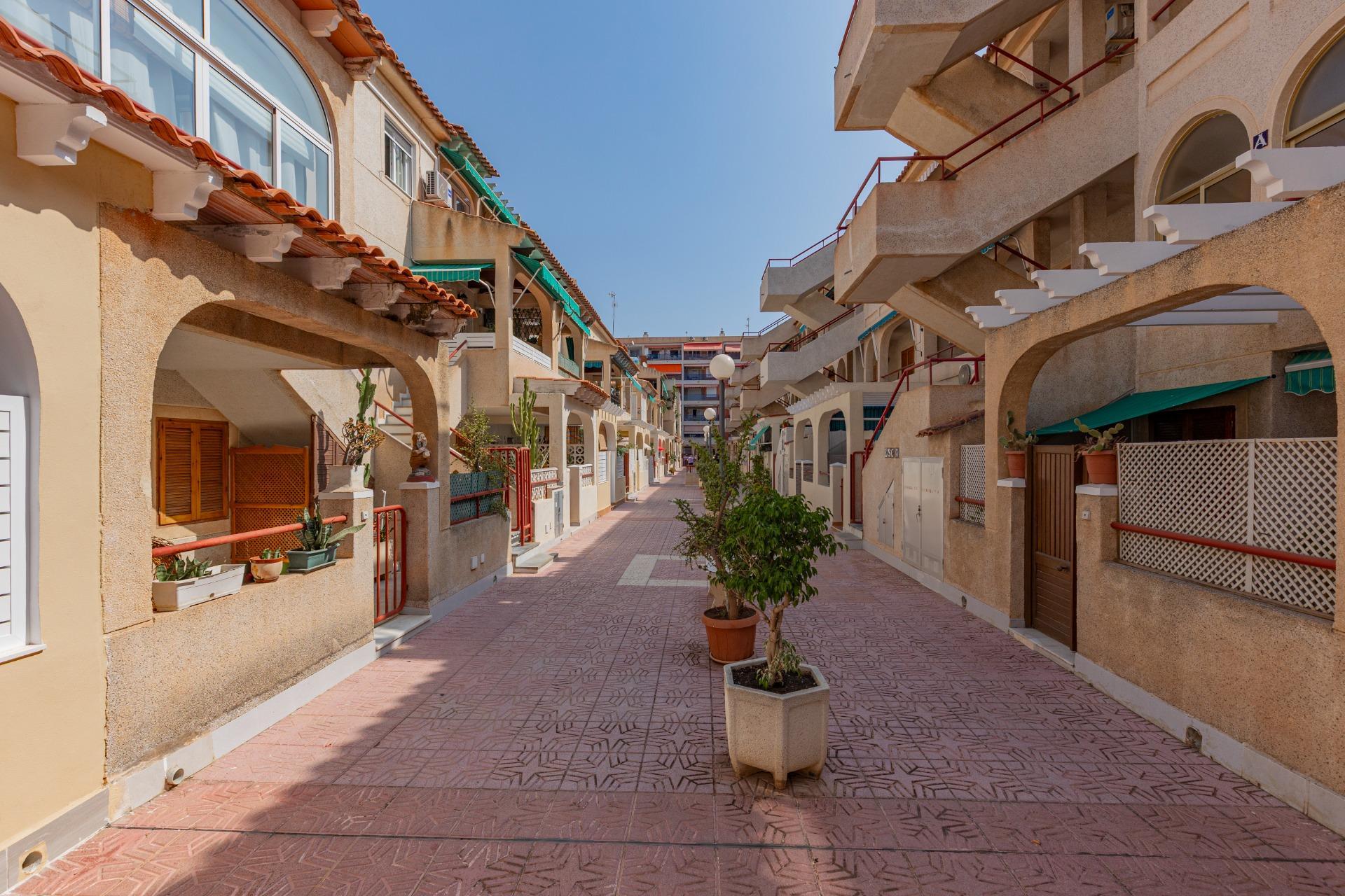 ¡Tu hogar junto al mar! Planta baja con terraza de 15 m2 en  - foto 24