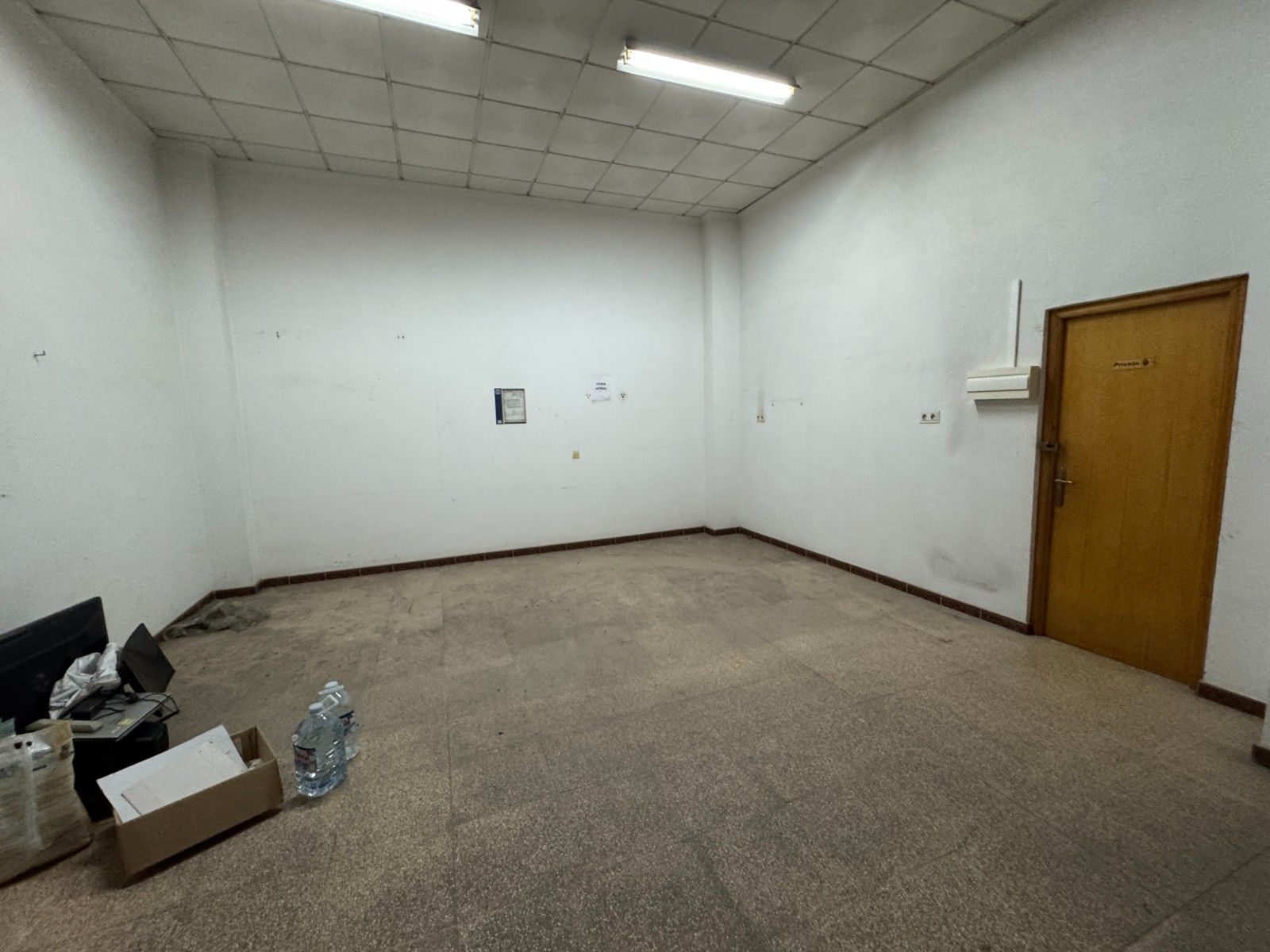 Local comercial 300m² en venta - Pueblo - foto 2