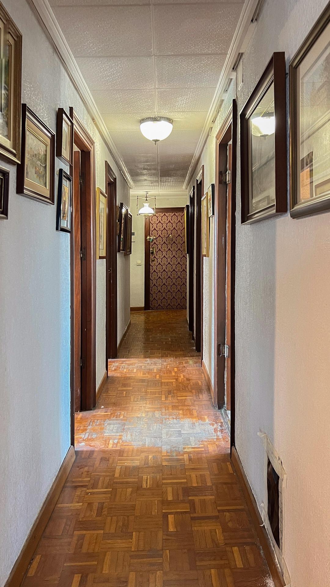 Piso para reformar de 4 habitaciones y con urbanización en S - foto 24
