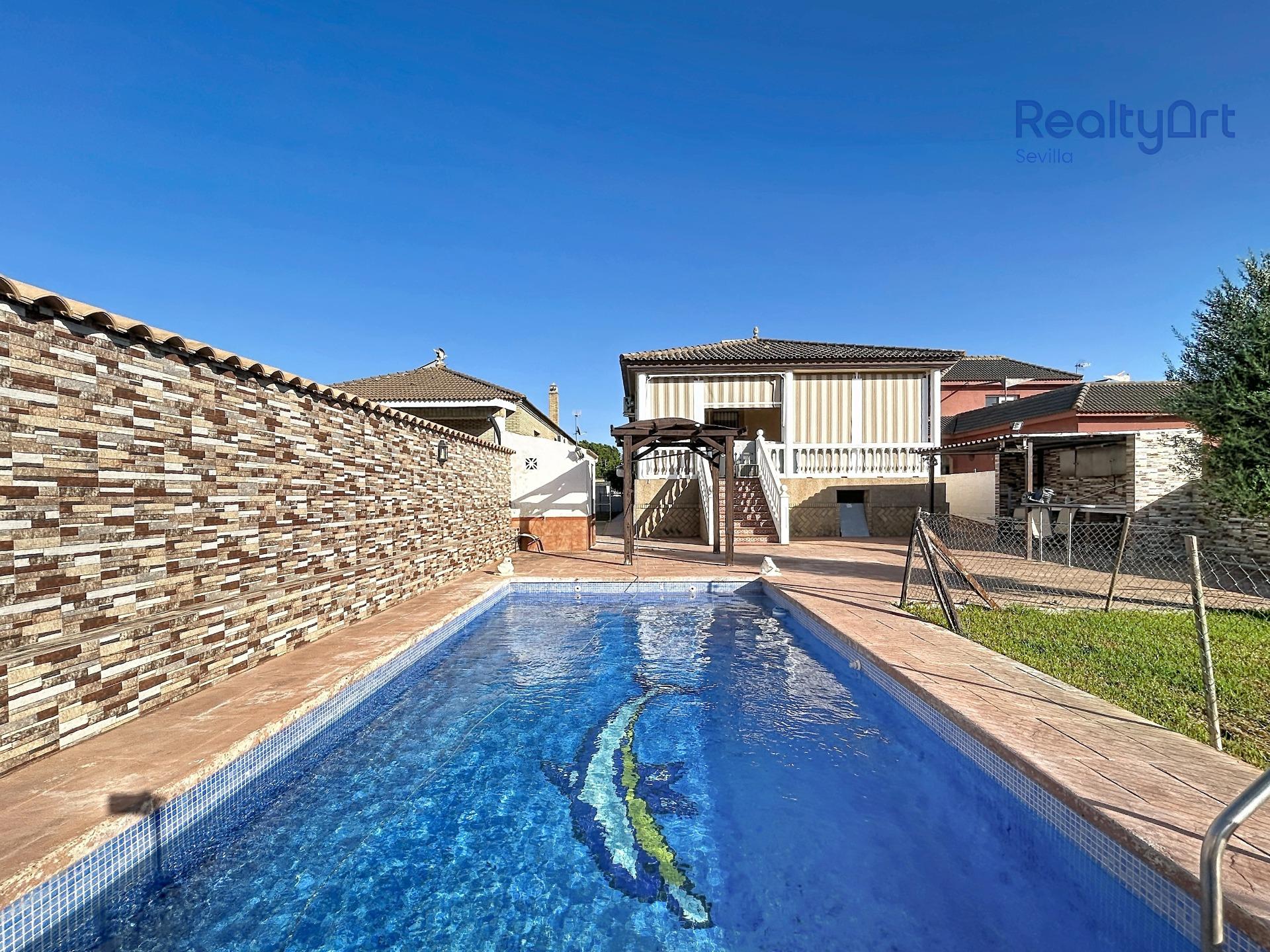 CHALET EN URBANIZACIÓN CASQUERO CON PISCINA
