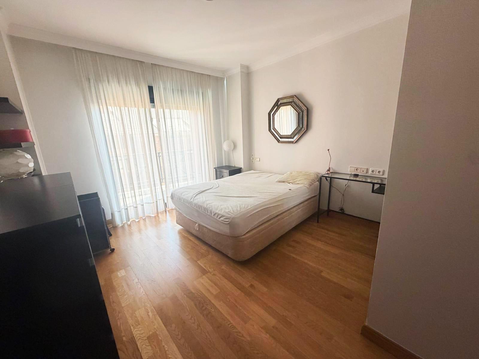 ¡Vive en una de las mejores zonas de Granada! Piso reformado - foto 14