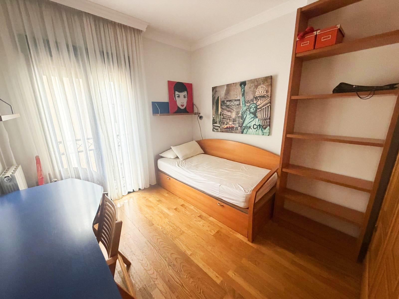 ¡Vive en una de las mejores zonas de Granada! Piso reformado - foto 15