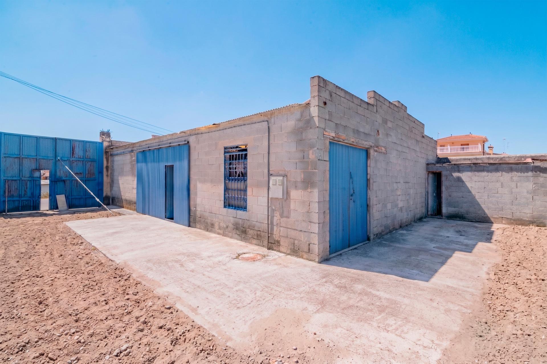FINCA EN ATARFE CON DOS NAVES Y COBERTIZO - foto 32