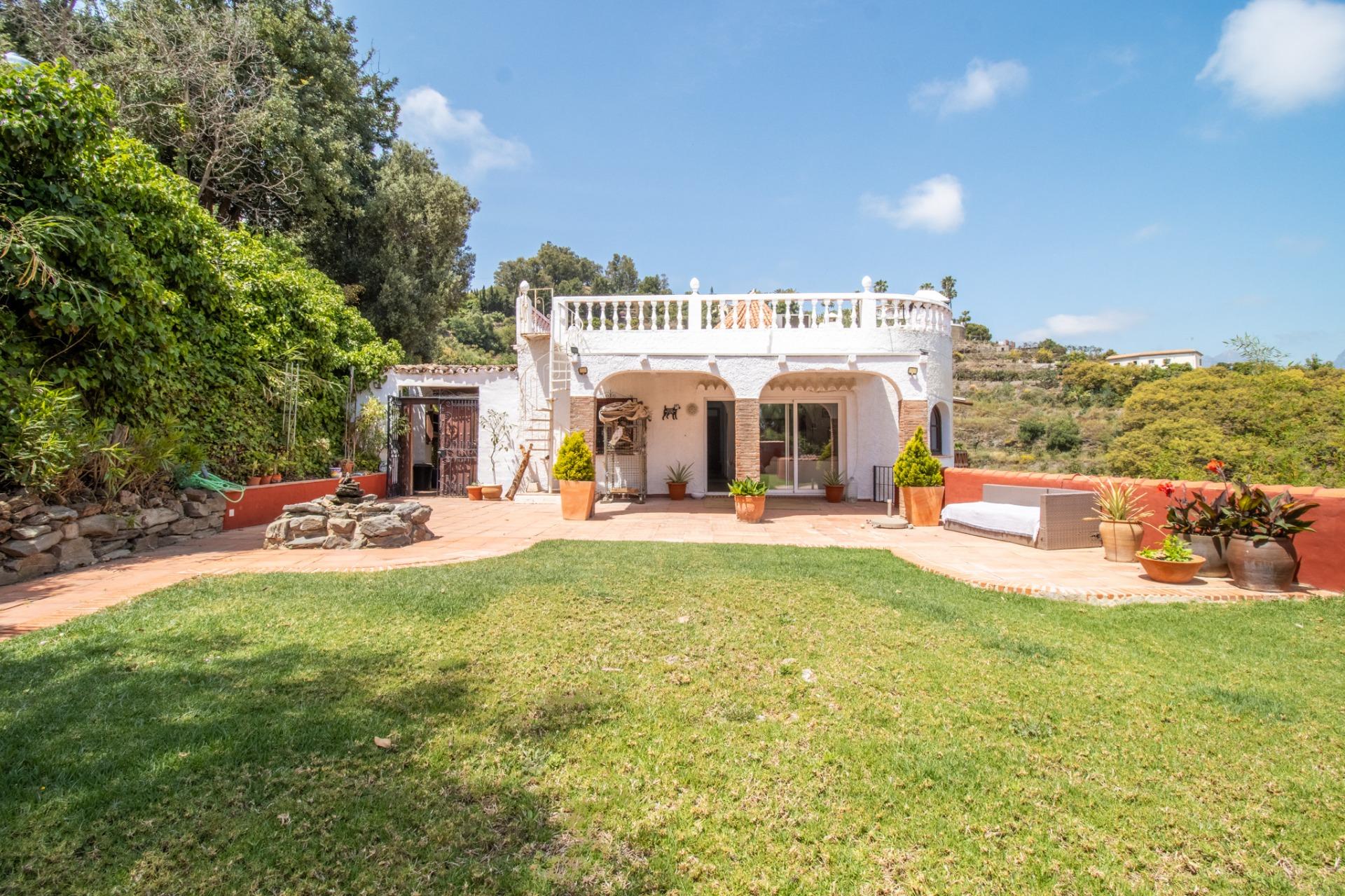 Fantástica villa con piscina privada y amplios espacios - foto 3