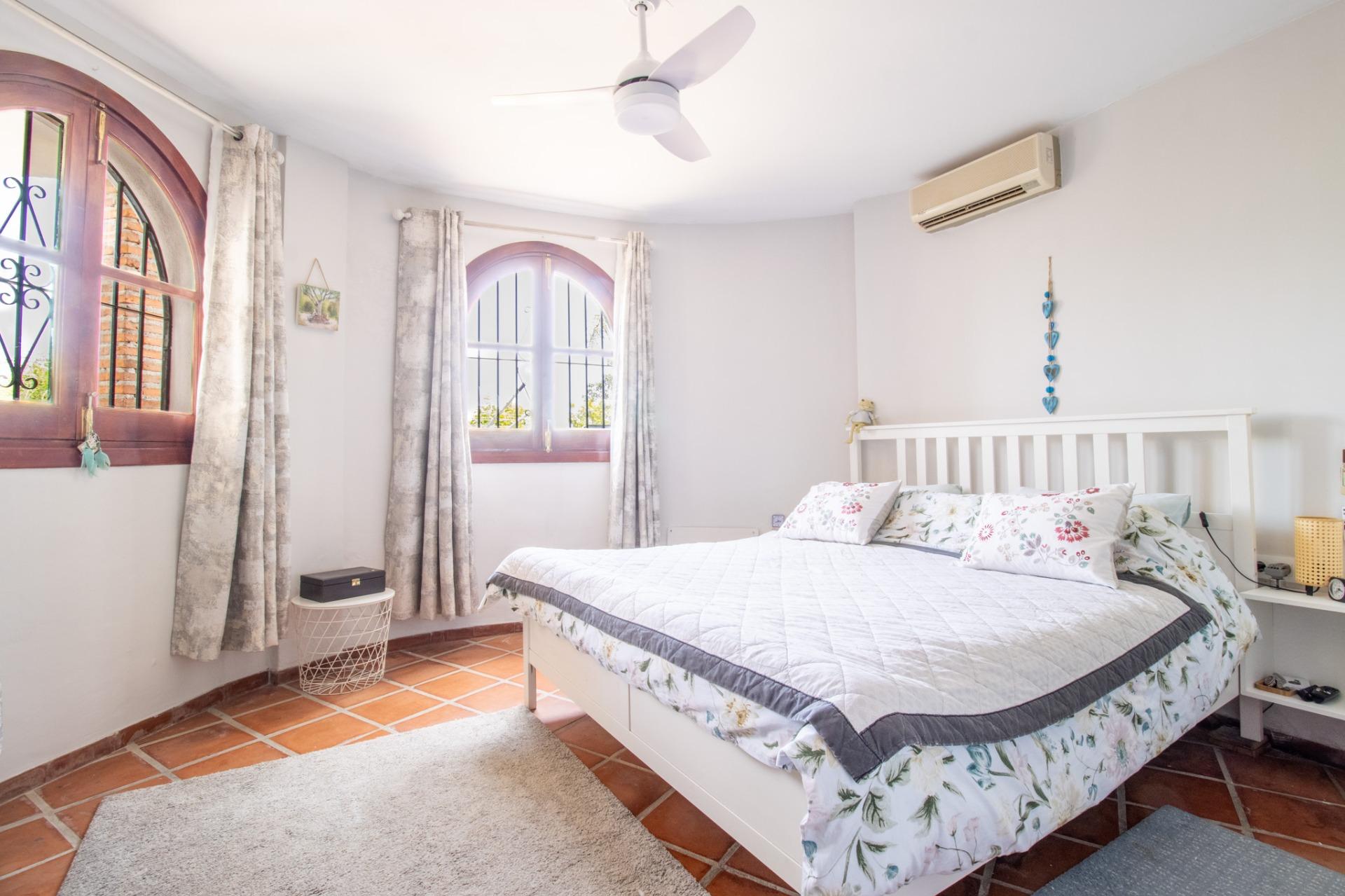 Fantástica villa con piscina privada y amplios espacios - foto 28