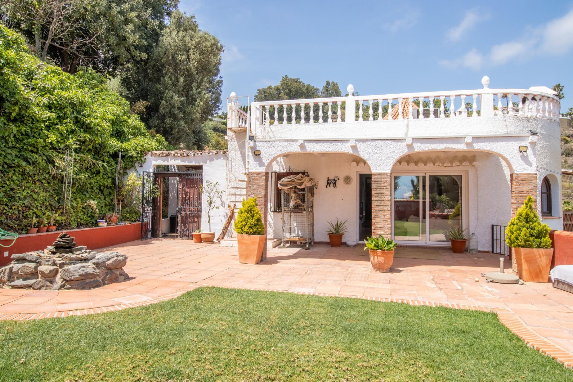 Fantástica villa con piscina privada y amplios espacios - foto 4