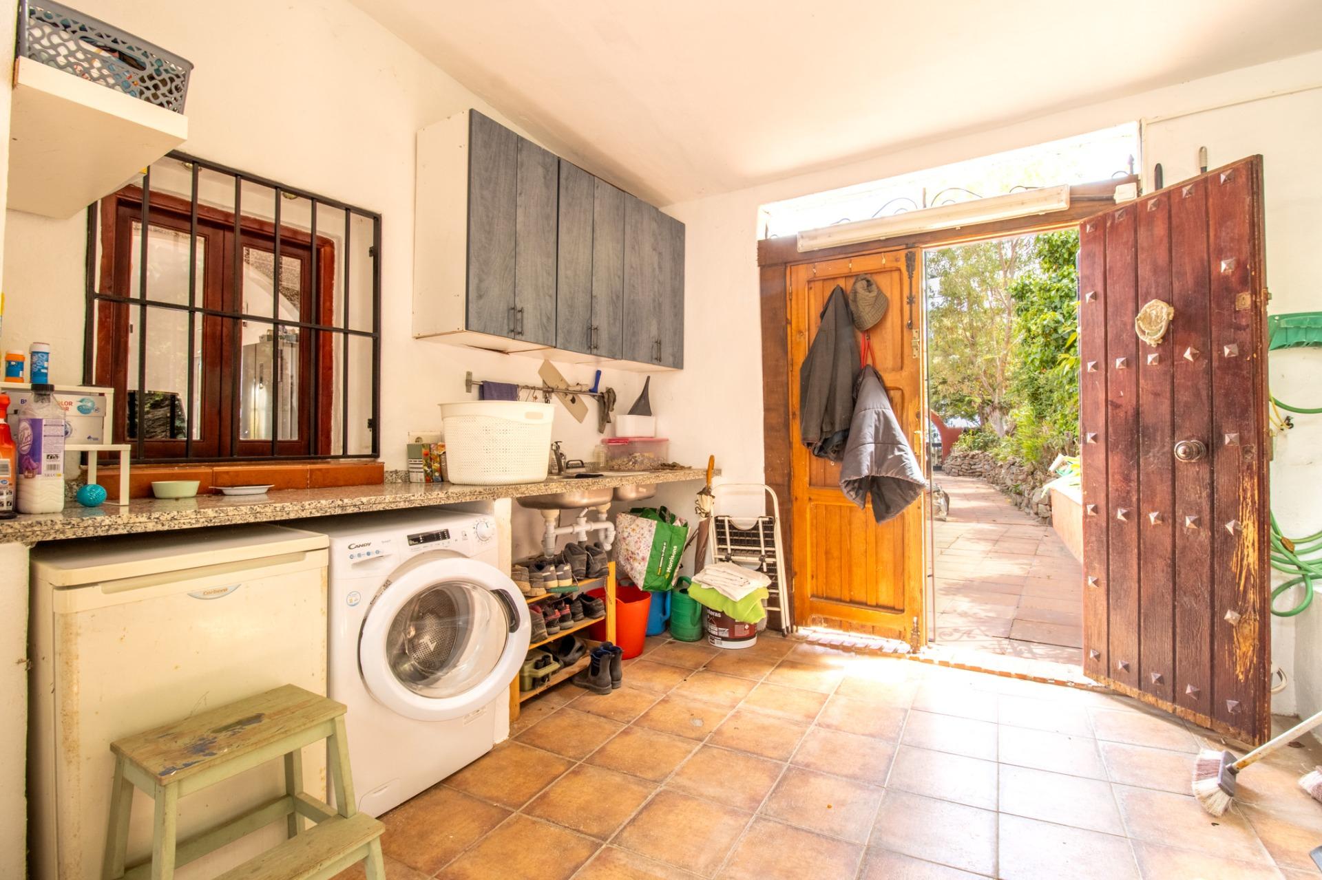 Fantástica villa con piscina privada y amplios espacios - foto 36