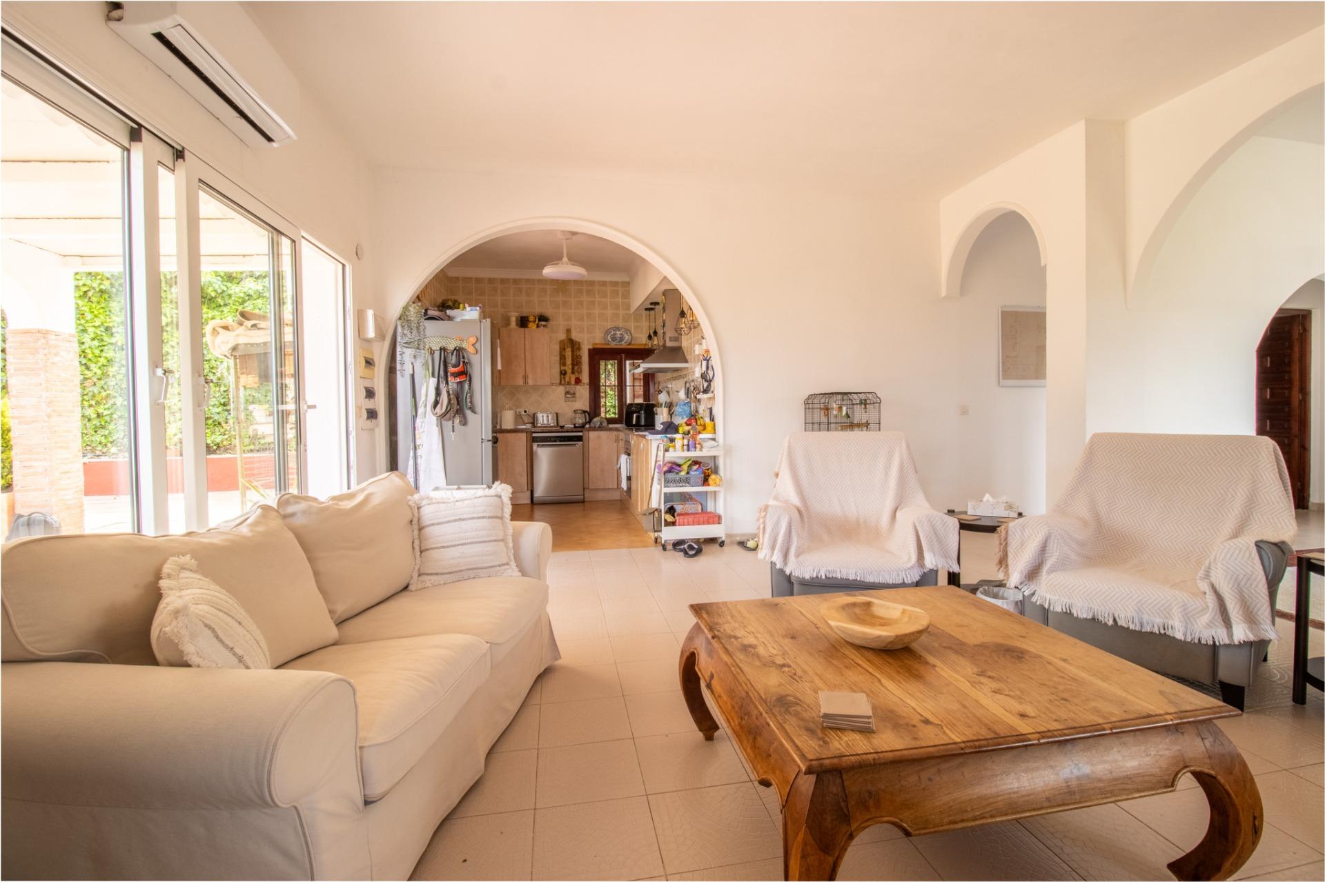 Fantástica villa con piscina privada y amplios espacios - foto 9