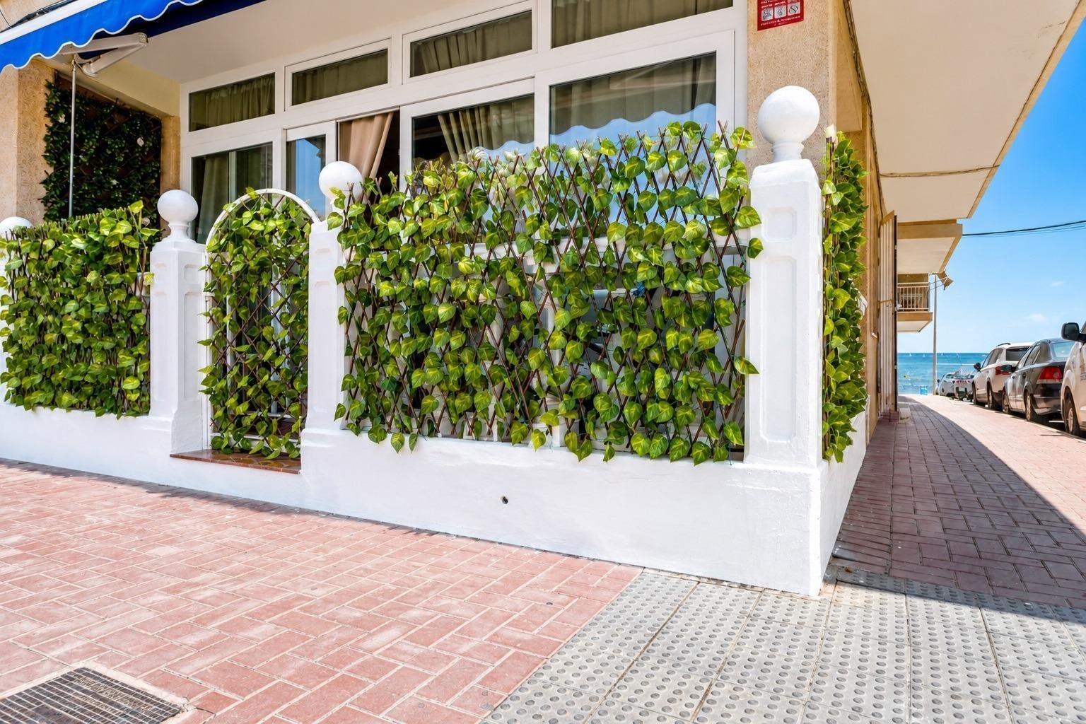 Amplio apartamento a solo 30 metros de la Playa de Los Náufr