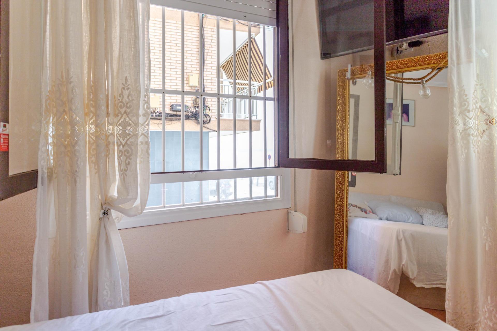 Amplio apartamento a solo 30 metros de la Playa de Los Náufr - foto 13
