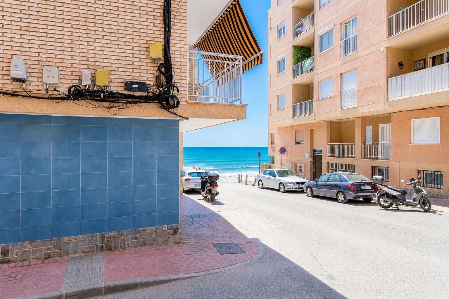 Amplio apartamento a solo 30 metros de la Playa de Los Náufr - foto 15