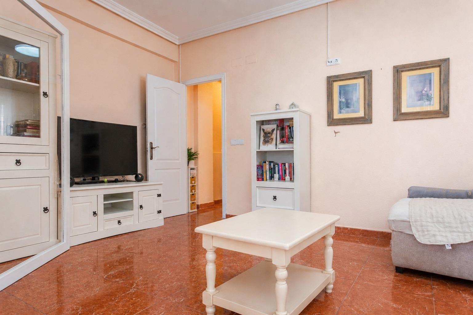 Amplio apartamento a solo 30 metros de la Playa de Los Náufr - foto 6
