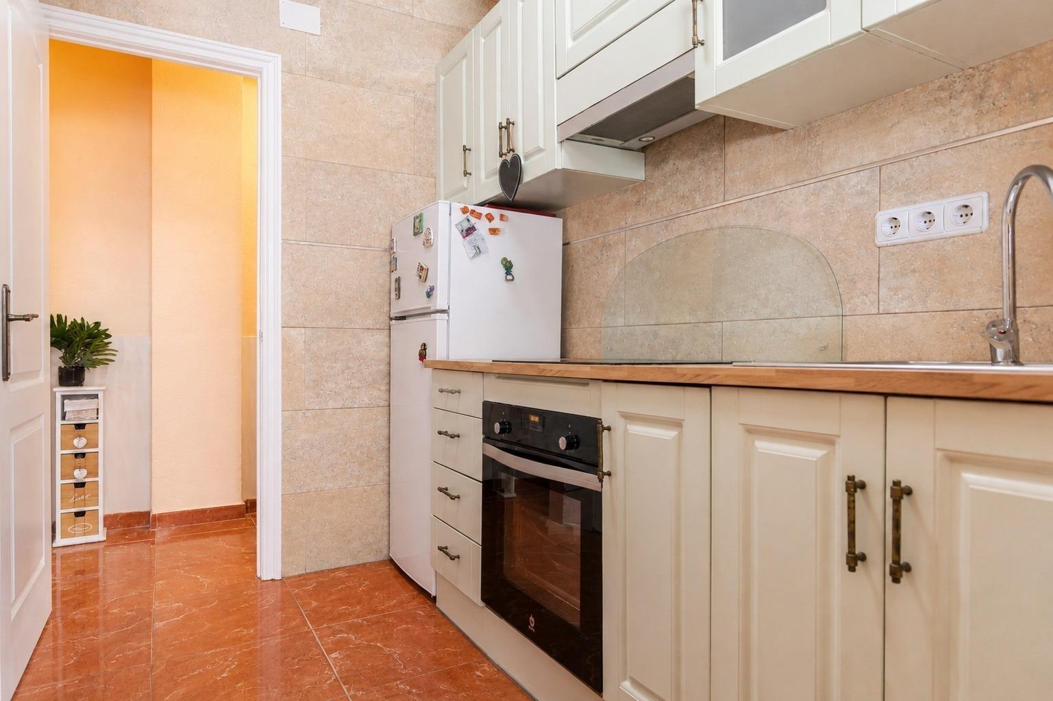Amplio apartamento a solo 30 metros de la Playa de Los Náufr - foto 8