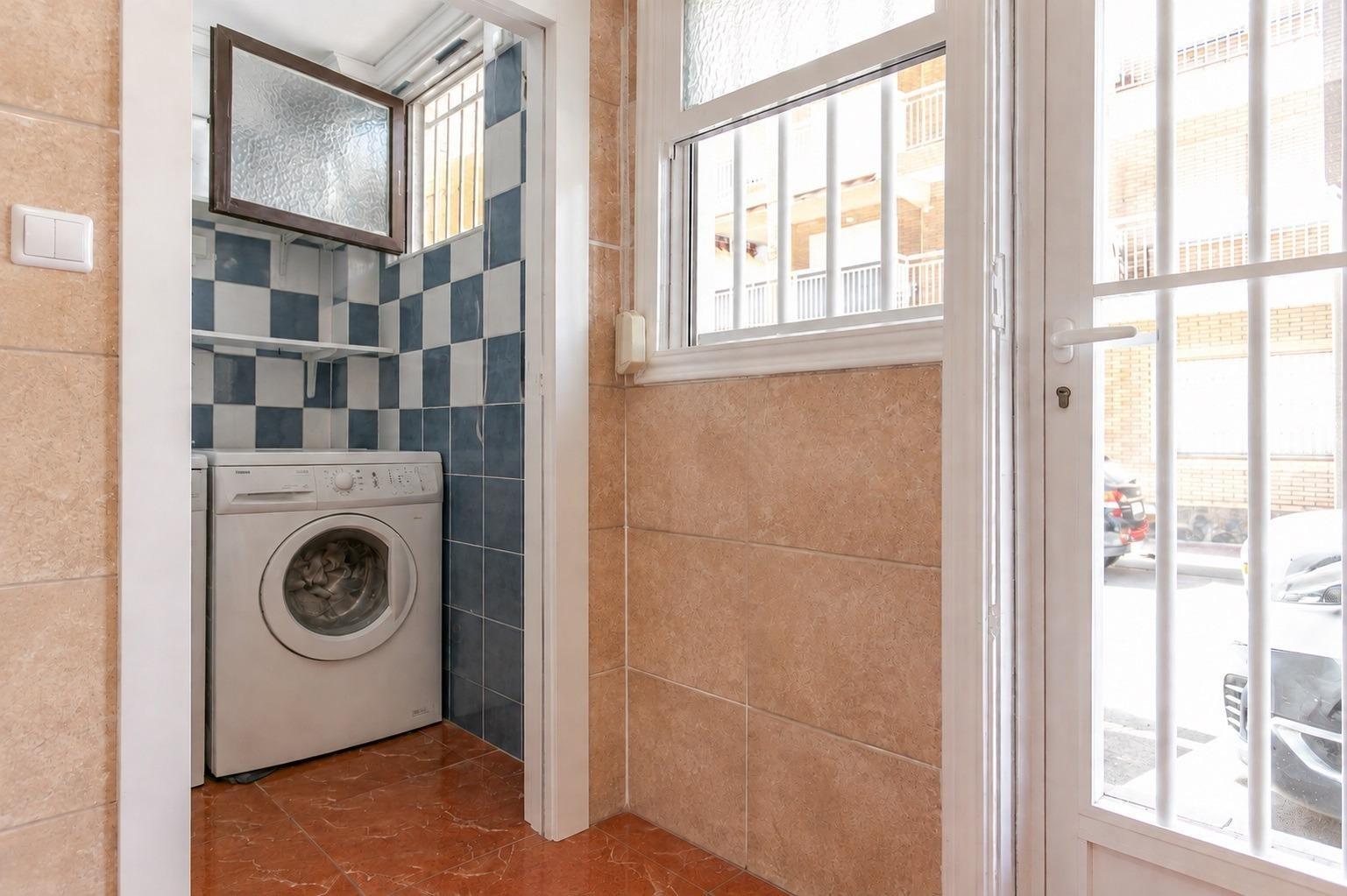 Amplio apartamento a solo 30 metros de la Playa de Los Náufr - foto 10