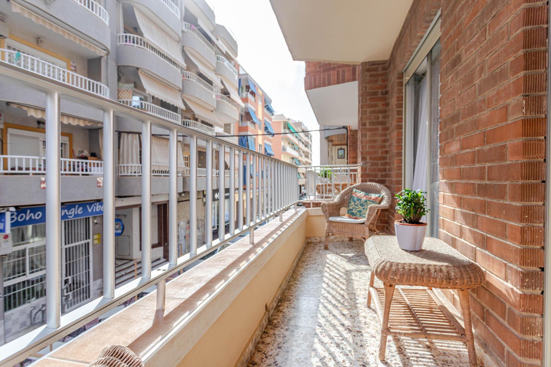 Apartamento en esquina a 100 metros de Playa de Los Locos co - foto 4
