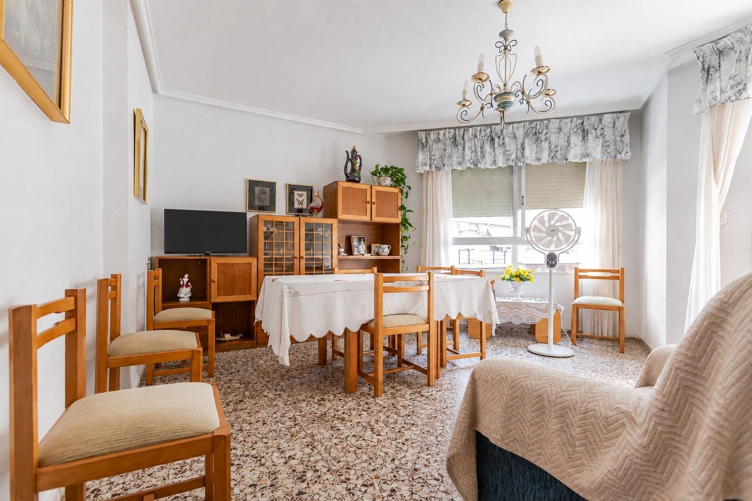 Apartamento en esquina a 100 metros de Playa de Los Locos co - foto 5