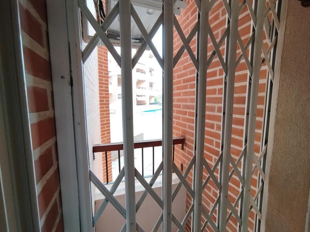 Amplio piso con garaje para dos coches a 250 metros de Playa - foto 37