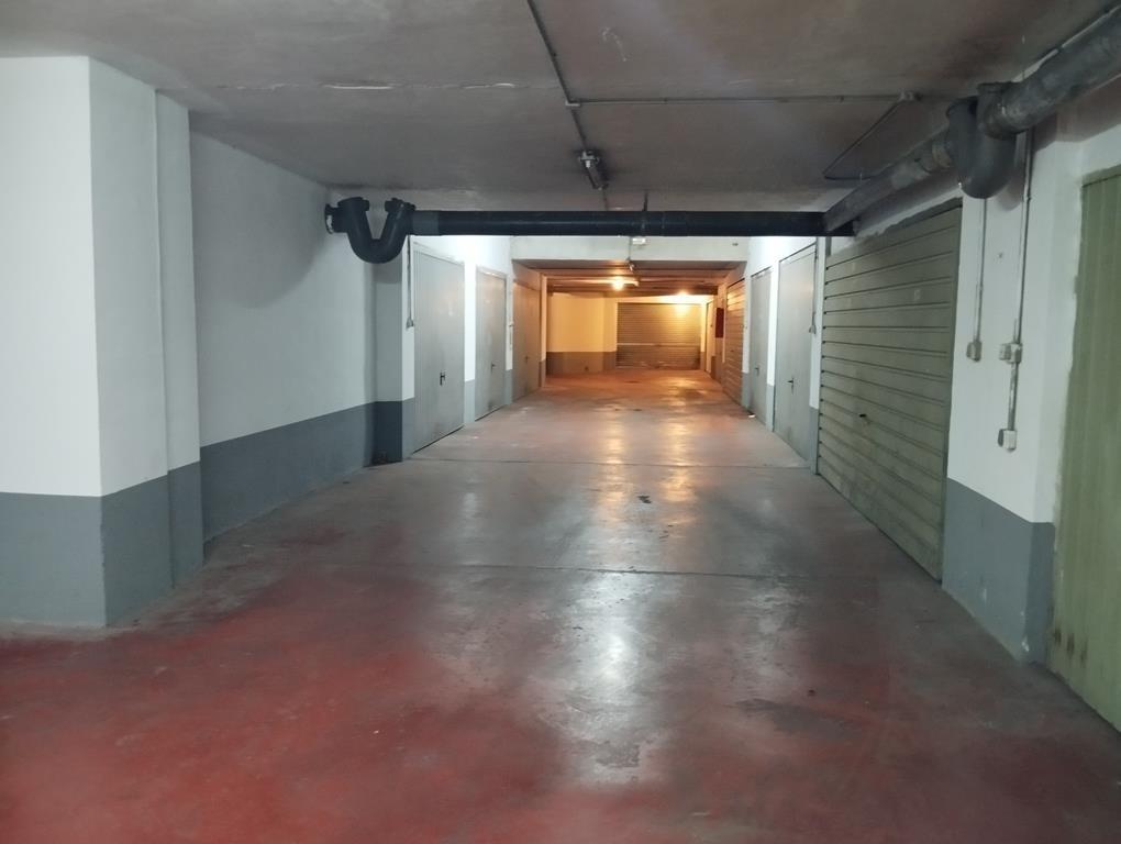 Amplio piso con garaje para dos coches a 250 metros de Playa - foto 47