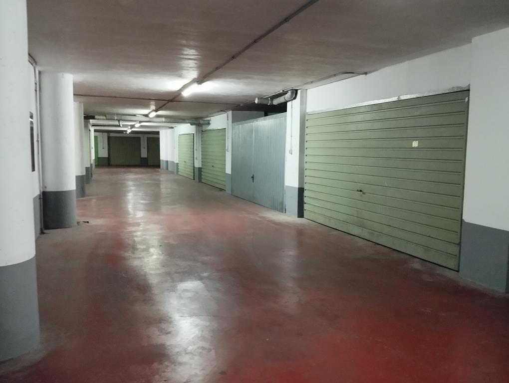 Amplio piso con garaje para dos coches a 250 metros de Playa - foto 48