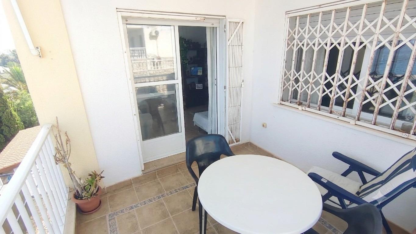 APARTAMENTO EN PRIMERA LÍNEA DE MAR CON 3 DORMITORIOS Y ESPE - foto 3