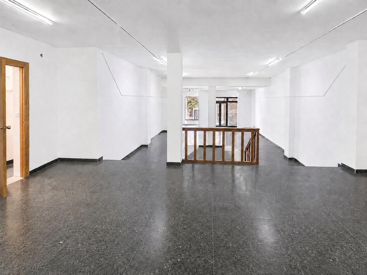 Local comercial de 127 m2 en alquiler entre el Ayuntamiento  - foto 11