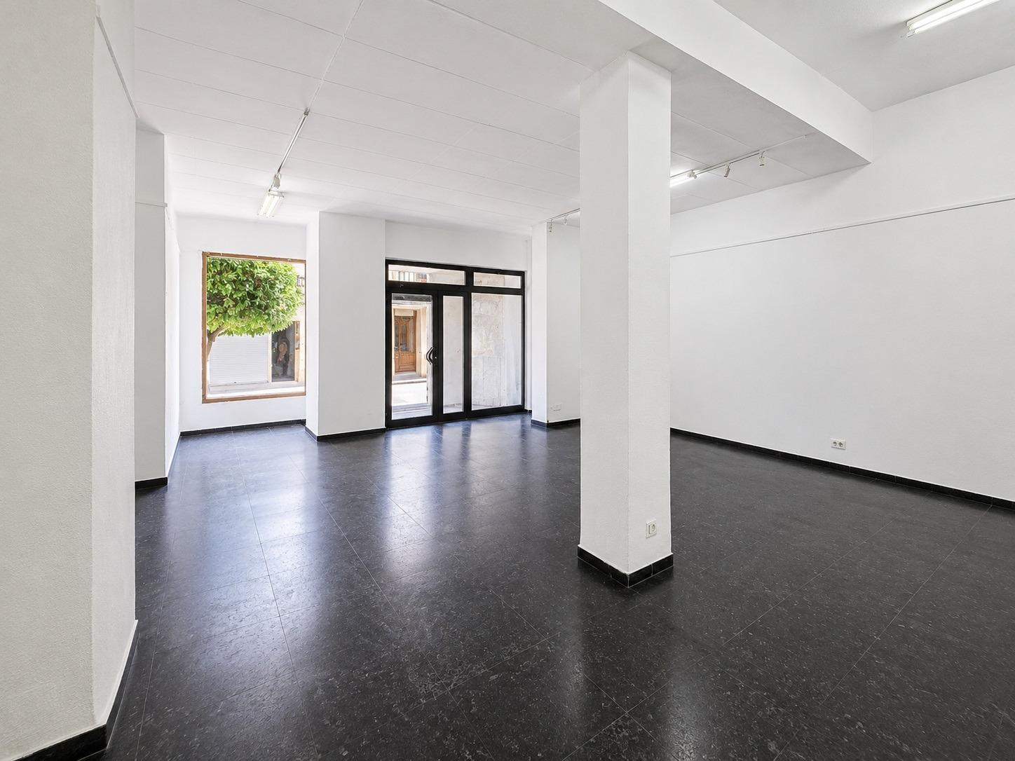 Local comercial de 127 m2 en alquiler entre el Ayuntamiento  - foto 3