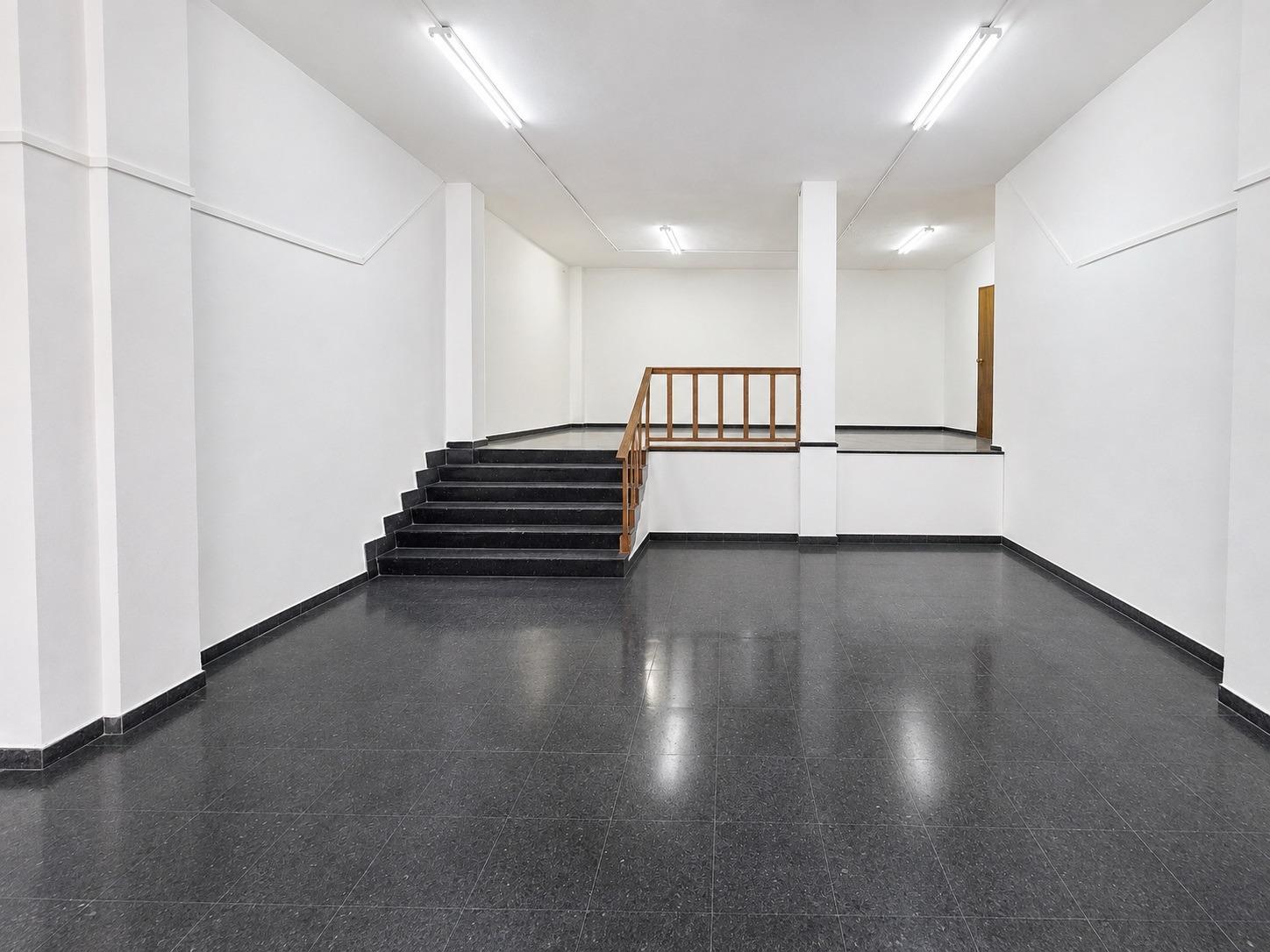 Local comercial de 127 m2 en alquiler entre el Ayuntamiento  - foto 7