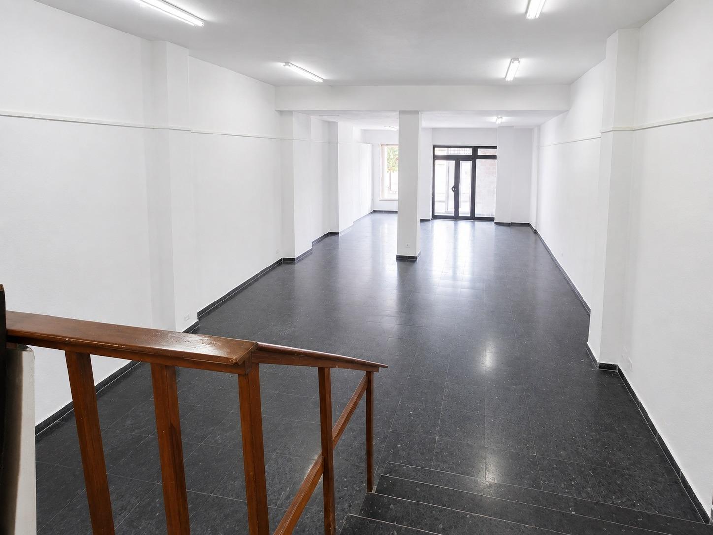 Local comercial de 127 m2 en alquiler entre el Ayuntamiento  - foto 8