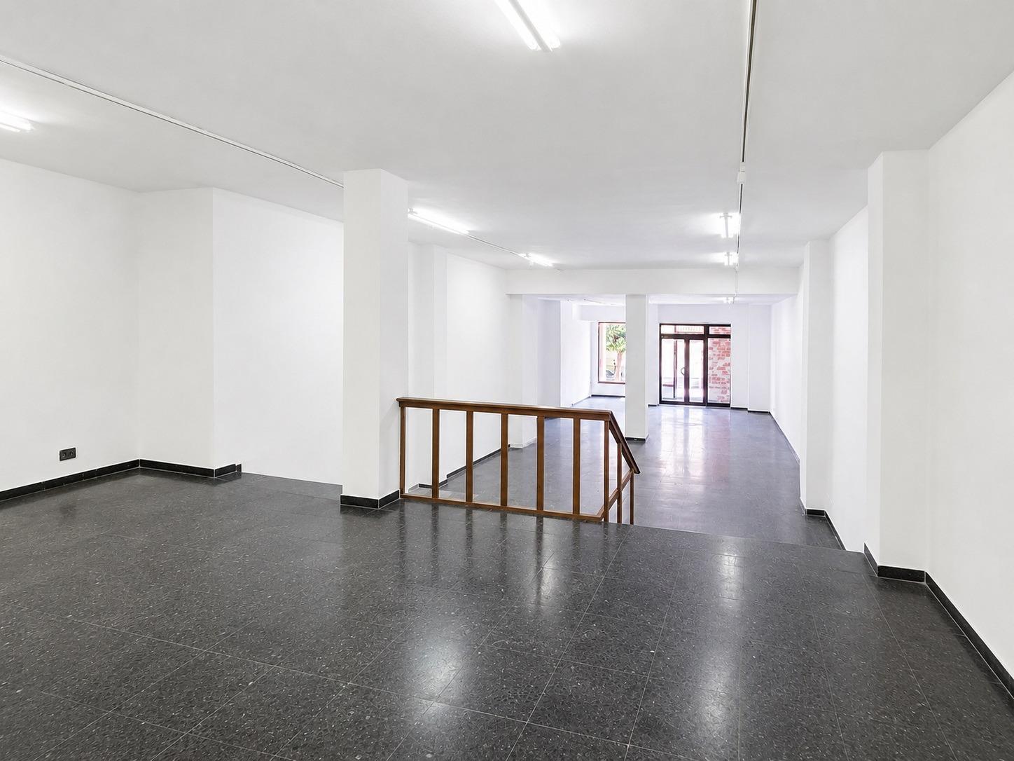 Local comercial de 127 m2 en alquiler entre el Ayuntamiento  - foto 9
