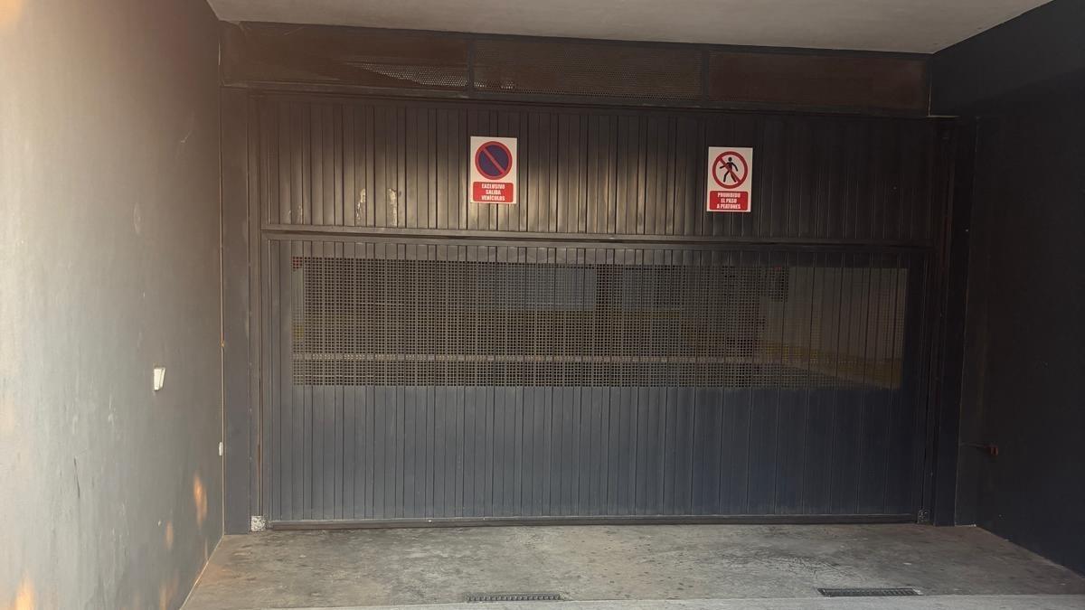 Plaza de garaje con capacidad para dos vehículos. - foto 4