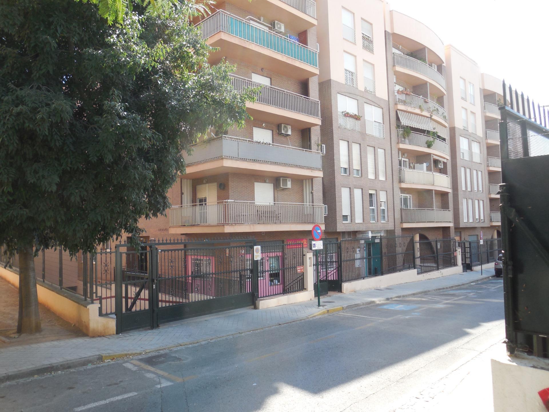 Garaje doble cerrado junto Carrefour y Campus de la Salud - foto 14