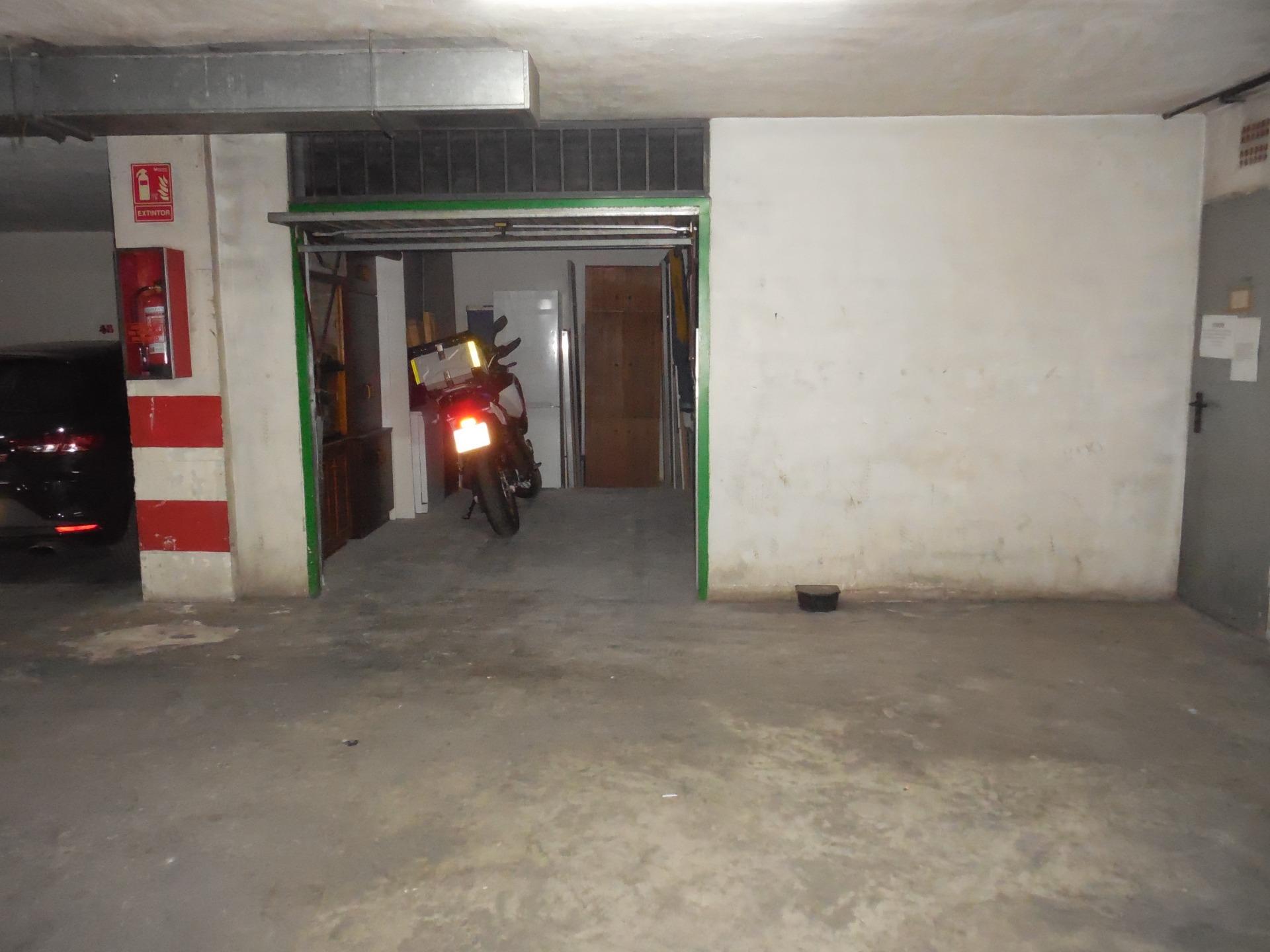 Garaje doble cerrado junto Carrefour y Campus de la Salud - foto 6