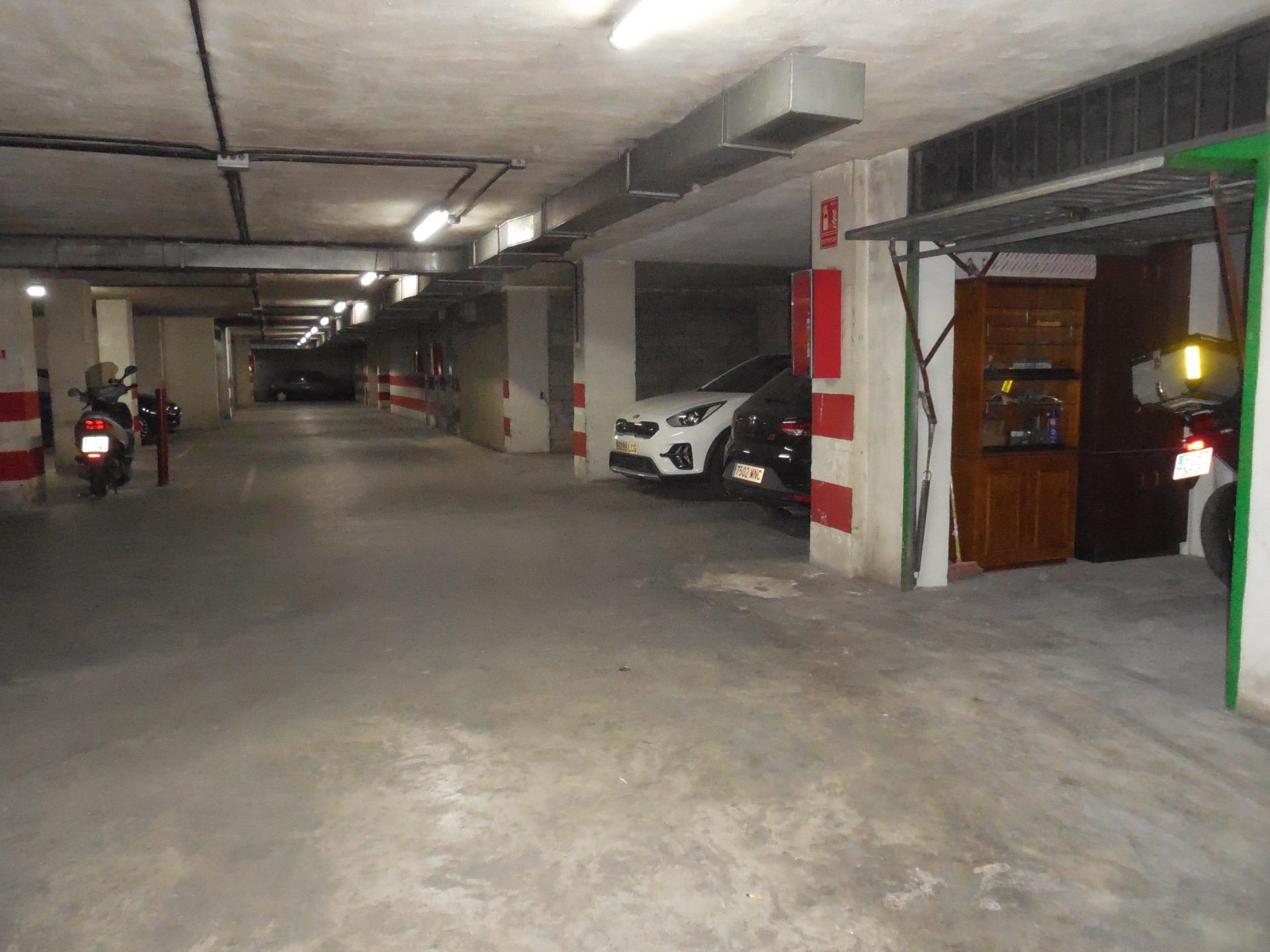 Garaje doble cerrado junto Carrefour y Campus de la Salud - foto 9