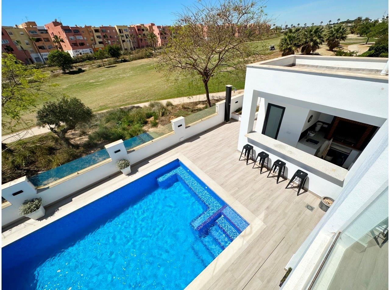 Villa 5 habitaciones en venta - Mar Menor Golf Resort - foto 2