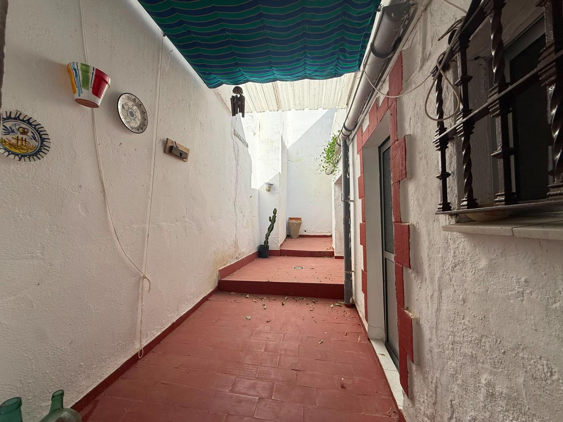 Casa en el Centro: Espacio y Comodidad en Dos Plantas - foto 11