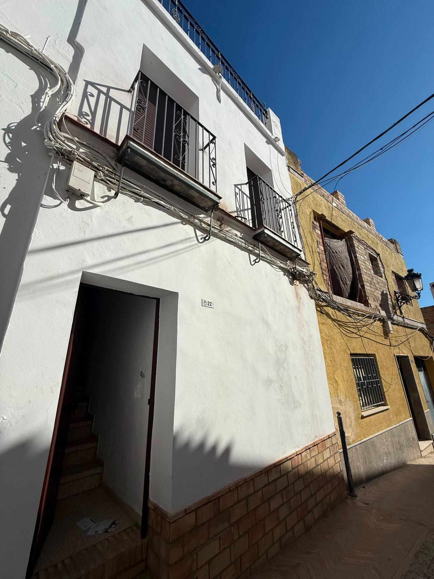 Casa en el Centro: Espacio y Comodidad en Dos Plantas - foto 23