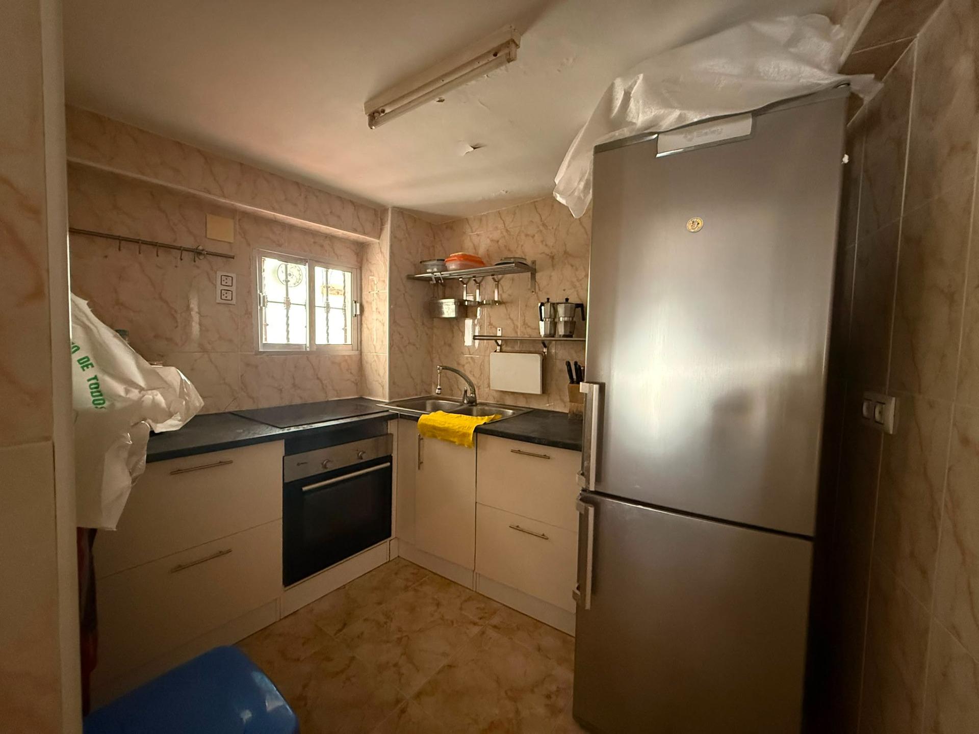 Casa en el Centro: Espacio y Comodidad en Dos Plantas - foto 6