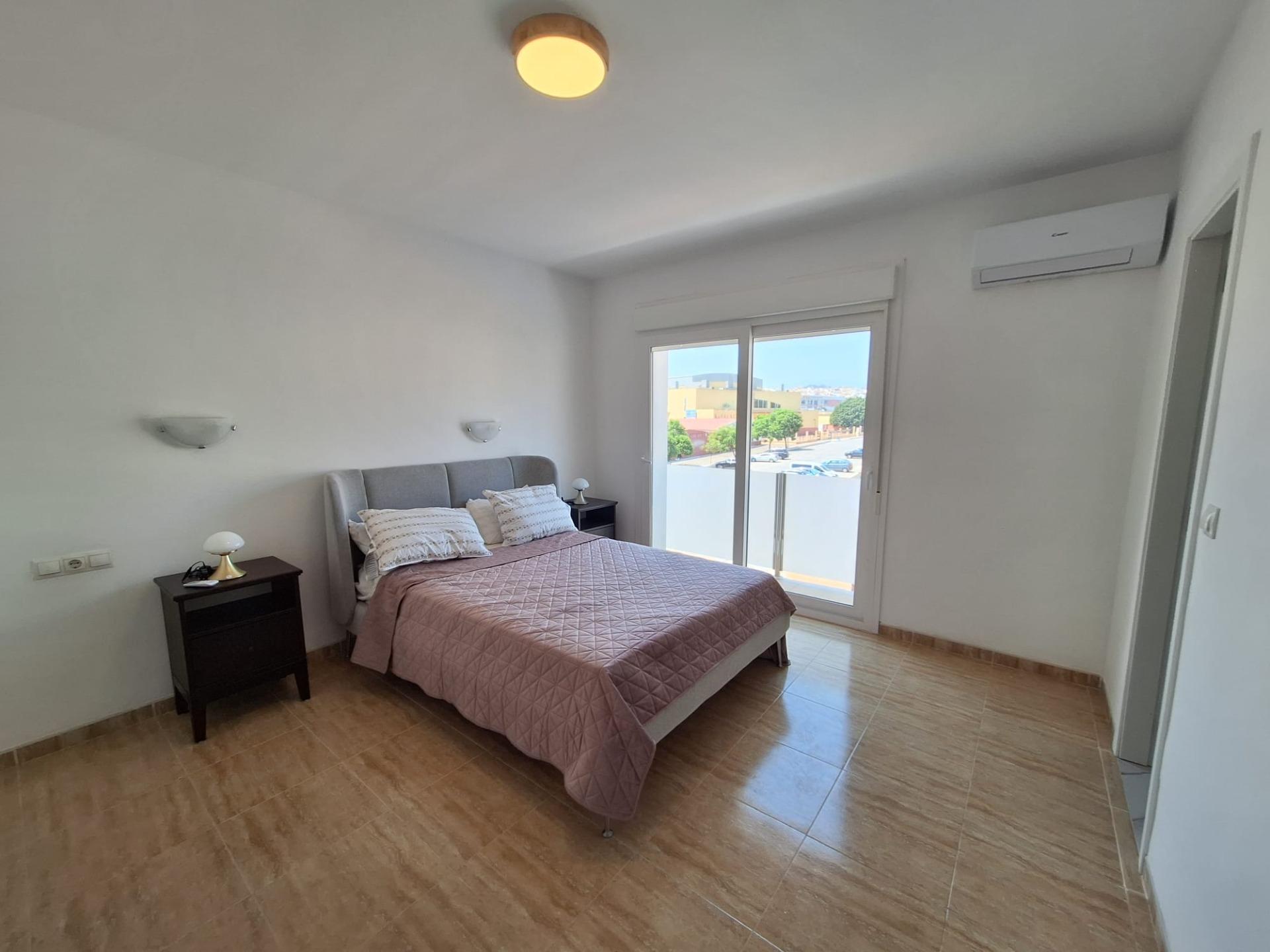 CHALET ADOSADO EN ZONA RECINTO FERIAL - FUENGIROLA - foto 15