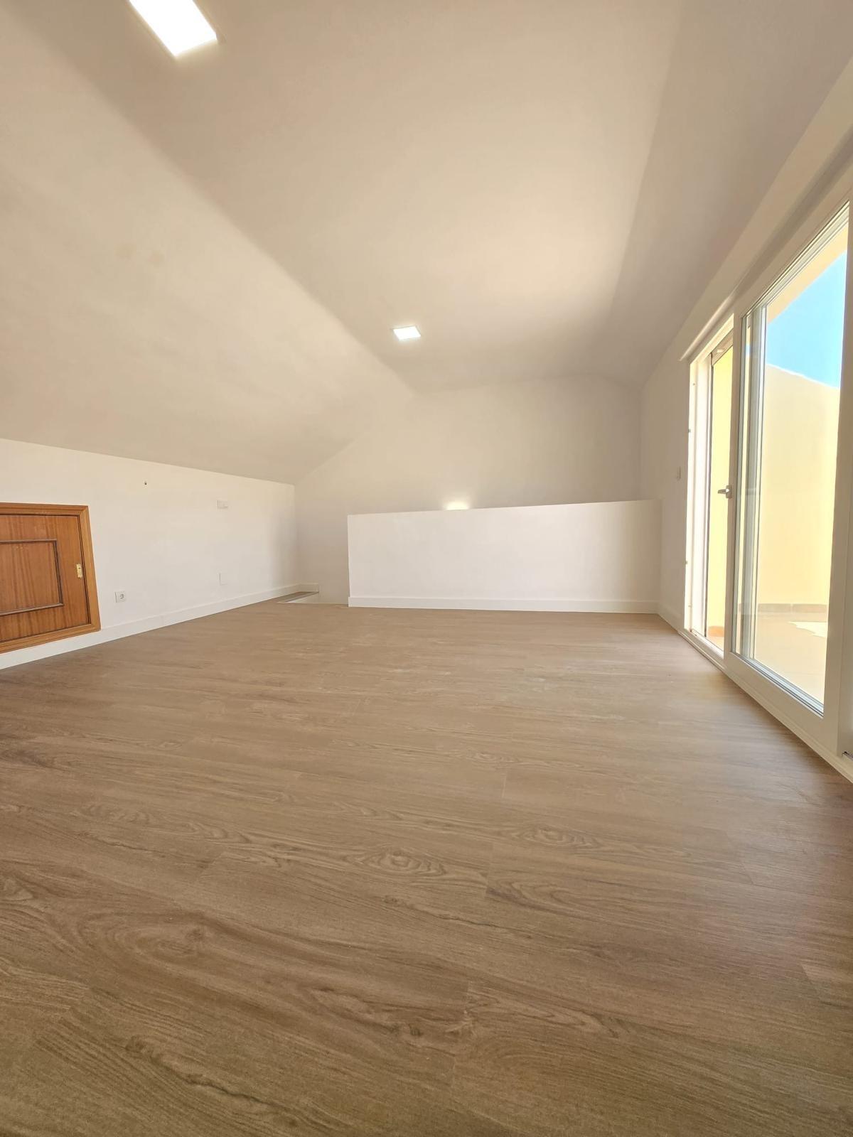 CHALET ADOSADO EN ZONA RECINTO FERIAL - FUENGIROLA - foto 21