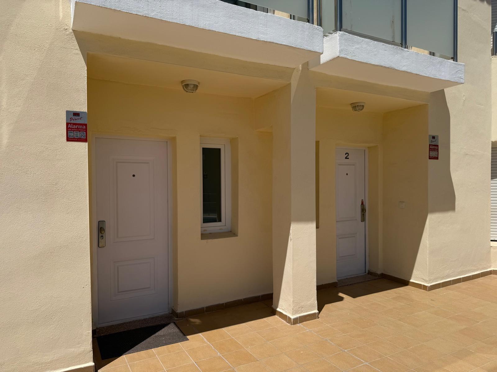 CHALET ADOSADO EN ZONA RECINTO FERIAL - FUENGIROLA - foto 4