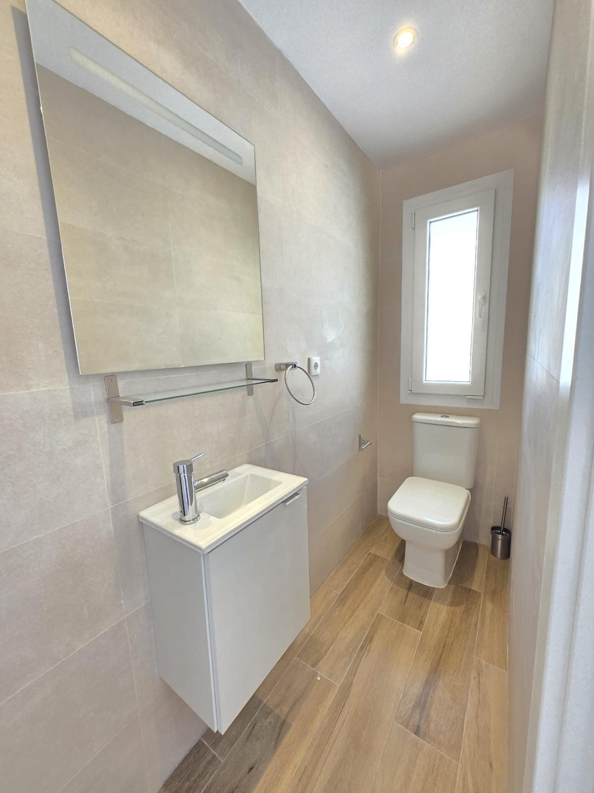 CHALET ADOSADO EN ZONA RECINTO FERIAL - FUENGIROLA - foto 7
